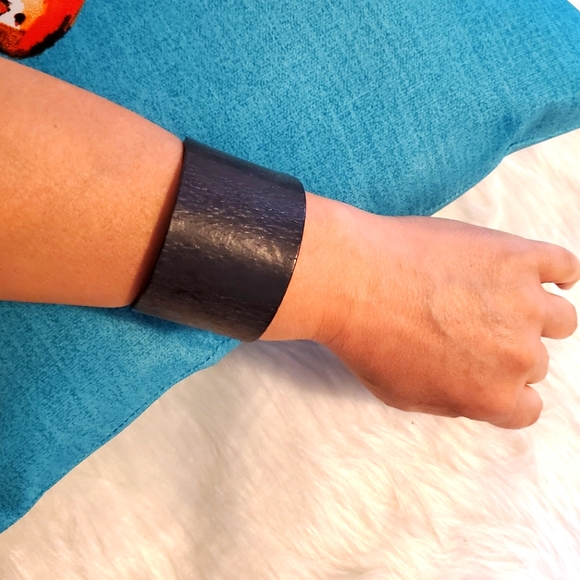 Leather Cuff Bracelet - Picture 7 of 8